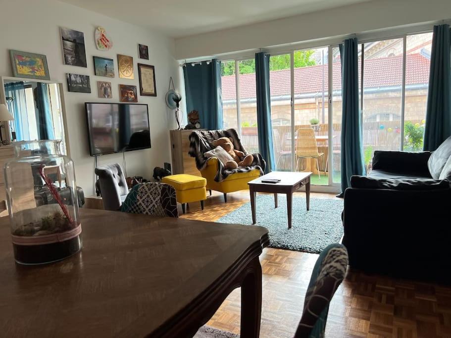Grand Appartement Avec Balcon Et Parking Gratuit Sur Place Paris Dış mekan fotoğraf